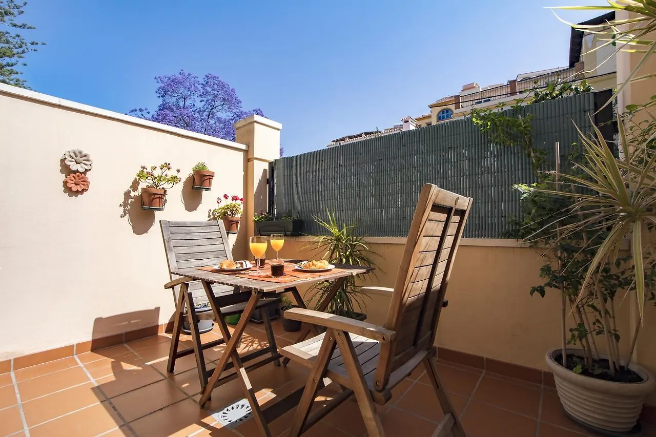 Livemalaga Apartment & Parking contacts